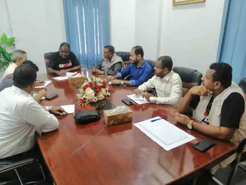 فريق الدائرة الاقتصادية بالأمانة العامة يطلع على سير العمل في مؤسسة المياه بساحل حضرموت