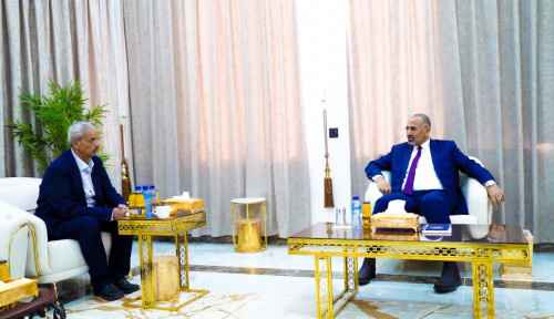 الرئيس الزُبيدي يطّلع على مستجدات الأوضاع بمحافظة لحج