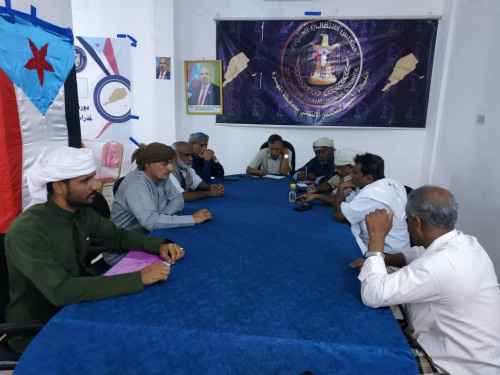 بلحاف يجتمع بقيادة الهيئة العسكرية للجيش والأمن الجنوبي بمحافظة المهرة