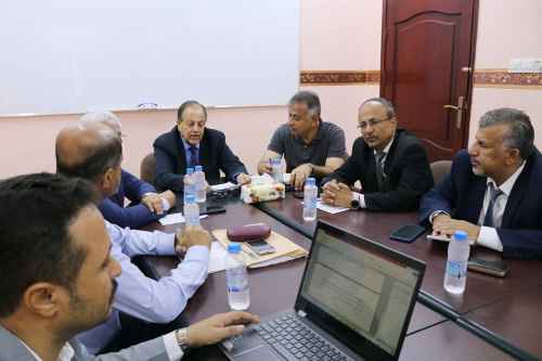 فريق الحوار الوطني الجنوبي يلتقي بقيادة السلطة المحلية واللجان المجتمعية في مديرية المعلا