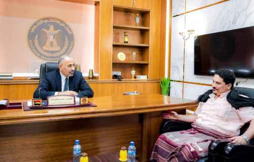 الرئيس الزُبيدي يلتقي قائد قوات الأمن الخاصة بالعاصمة عدن العميد سليمان الزامكي