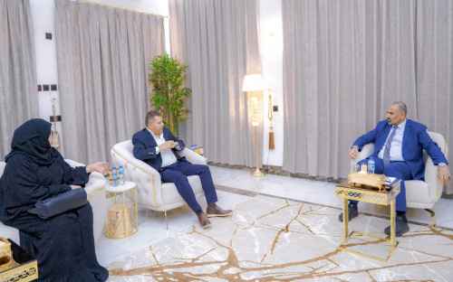 الرئيس الزُبيدي يلتقي النائب العام القاضي قاهر مصطفى