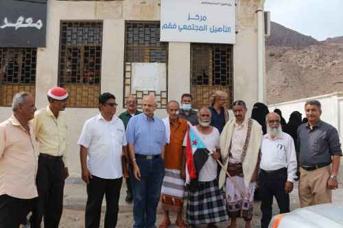 القائم بمهام رئيس تنفيذية انتقالي العاصمة عدن يتفقد سير العمل في عدد من المرافق الحيوية بالبريقة