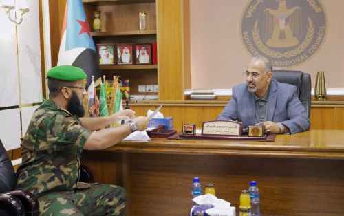 الرئيس الزُبيدي يشيد بجهود وحدة التدخل بمشكلات الأراضي في حماية الممتلكات العامة والخاصة بالعاصمة عدن