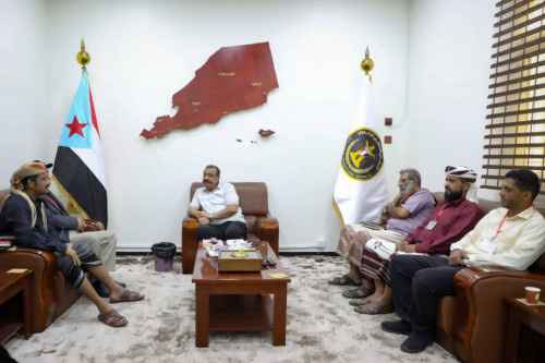 اللواء بن بريك يطلع على نشاط هيئة الوفاق الجنوبي وأهدافها