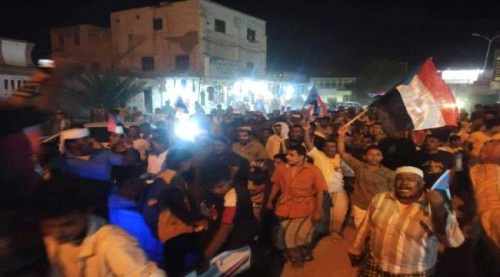 مسيرة حاشدة في القطن تطالب برحيل قوات المنطقة العسكرية الأولى