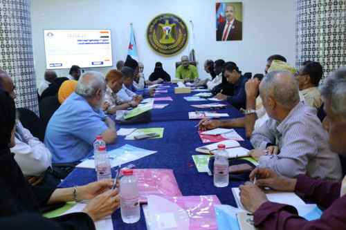 الجعدي يدشن حلقة نقاشية نظمنها الدراسات والبحوث للجان المجتمعية حول تثبيت الأمن والاستقرار والتوعية المجتمعية&nbsp;