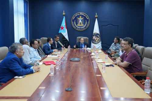 فريق الحوار الوطني الجنوبي الداخلي يلتقي نخبة من الأدباء والكتّاب الجنوبيين