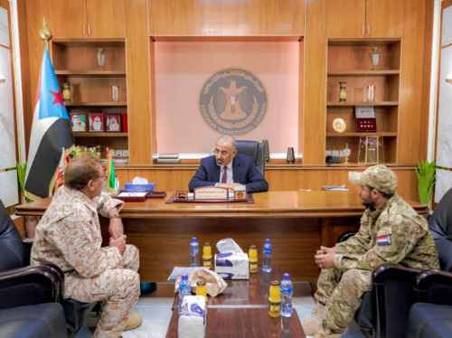 الرئيس الزُبيدي يطّلع على جاهزية محور الغيضة