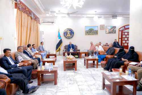 الرئيس الزُبيدي يلتقي المكتب السياسي للمجلس الأعلى للحراك الثوري