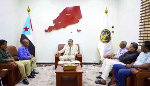 اللواء بن بريك يلتقي أعضاء اللجنة التحضيرية لمؤتمر الصحفيين والاعلاميين الجنوبيين المشاركين عن محافظة حضرموت