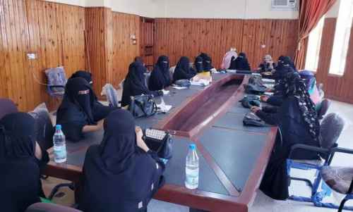 اجتماع يناقش أوضاع المرأة ودورها في اللجان المجتمعية بالبريقة