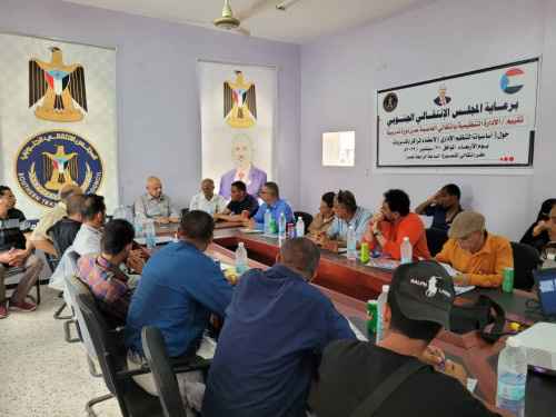 عصام يدشن الدورة التدريبية الخاصة بـ "أساسيات التنظيم الإداري" لأعضاء المراكز بالمديريات