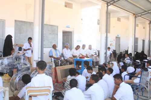 انتقالي سيئون يقدم دعمًا عينيًّا لمدرسة همة لتأهيل ذوي الإعاقة 