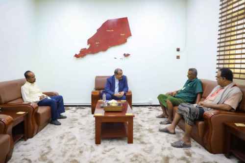 اللواء بن بريك يناقش عددا من القضايا الخدمية والأمنية لمديرية لودر بمحافظة أبين