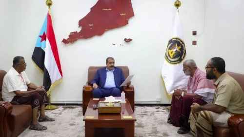 اللواء بن بريك يلتقي المدير التنفيذي لمجلس تنسيق جمعيات ذوي الإعاقة في وادي حضرموت