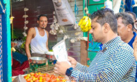 مدير عام الشيخ عثمان يتفقد الأسواق ويوجه بمحاسبة المتلاعبين في سوق الأسماك