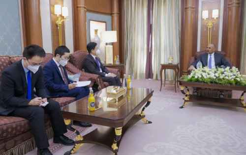 الرئيس الزُبيدي يشيد بالعلاقات التاريخية التي تربط بلادنا بجمهورية الصين الشعبية