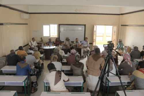 فريق الحوار الوطني الجنوبي يلتقي قيادات السلطة المحلية ومشايخ مديريتي سيحوت والمسيلة