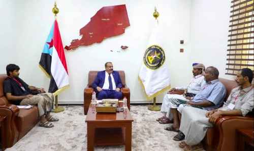 اللواء بن بريك يناقش مع الشيخ فارس الخبيلي مستجدات الأوضاع في محافظة شبوة والجنوب