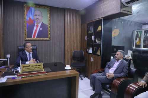 الدكتور الخُبجي يتفقد سير العمل في قطاع الإذاعة والتلفزيون