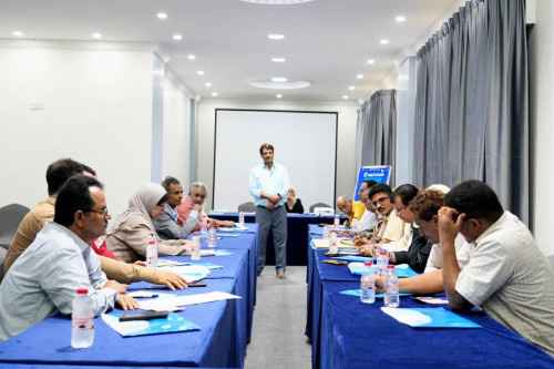 مركز التدريب والتأهيل يدشن دورة تدريبية حول" التحليل السياسي ومعرفة المتغيرات المحلية والإقليمية والدولية "