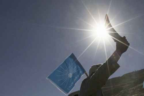 صحيفة بريطانية: نفوذ الإصلاح تراجع بالجنوب وانهياره بات وشيكا