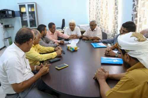 الدائرة السياسية بالانتقالي تلتقي قيادة السلطة المحلية واللجان المجتمعية في مديرية التواهي