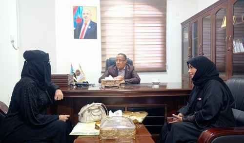 الخُبجي يلتقي منسقتي وزارة حقوق الإنسان بمحافظتي أبين ولحج