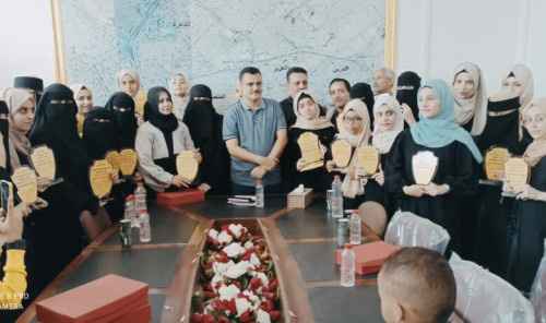 مدير عام المنصورة يؤكد اهتمام قيادة السلطة المحلية بالمبرزين والمبدعين والموهوبين