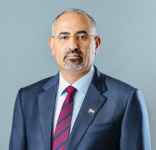 الرئيس الزُبيدي يُعزَّي في وفاة المناضل سعيد شملان الخليفي