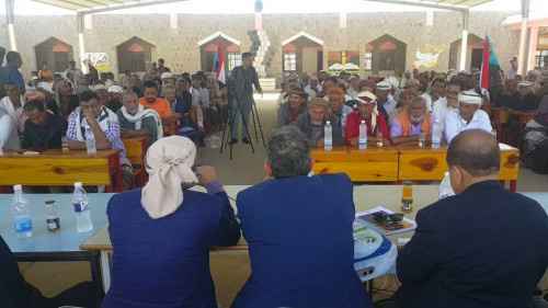 فريق الحوار الوطني الجنوبي يلتقي ممثلين عن السلطة المحلية والشخصيات الاجتماعية في مديريات المنطقة الوسطى بأبين