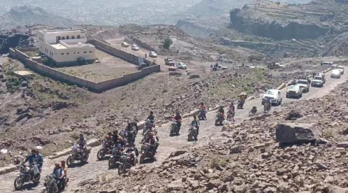 تشييع مهيب للشهيد الدكتور موسى صالح إلى مثواه الأخير في مديرية جحاف