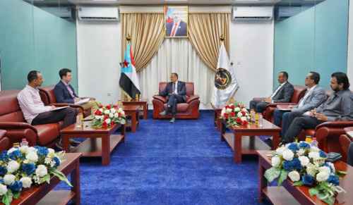 الخُبجي يبحث مع مدير مكتب المبعوث الأممي تداعيات التصعيد الحوثي الأخير