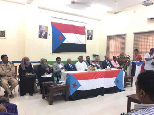 فريق الحوار الوطني الجنوبي يلتقي ممثلين عن السلطة المحلية في سقطرى