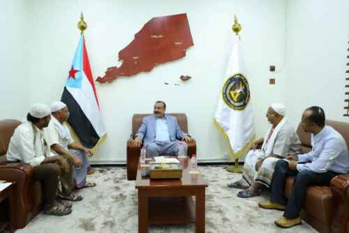 اللواء بن بريك يشيد بدور حافة الحوطة بسيئون في حفظ التراث والتكافل الاجتماعي