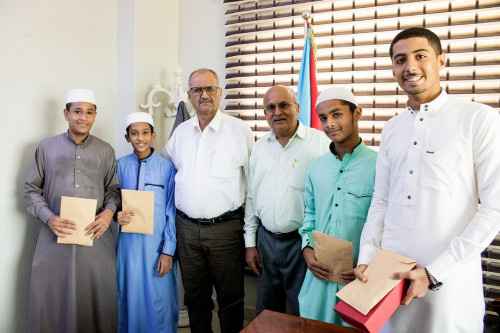 الجعدي يُكرم الفائزين بالمركز الأول في مسابقة السيرة النبوية "على نهجك يا رسول الله"