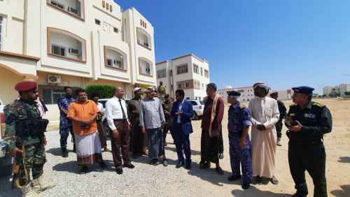 قائد الهبة الحضرمية الثانية يتفقد كلية الشرطة بحضرموت