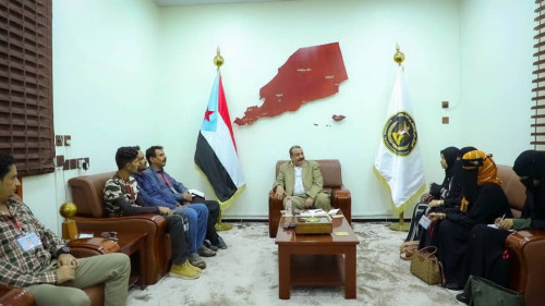 اللواء بن بريك يلتقي عدداً من أعضاء تحالف شباب الأحزاب السياسية في محافظة أبين