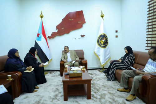 اللواء بن بريك يشيد بجهود جمعية أطفال عدن للتوحد  