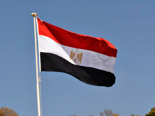 أدانت الهجوم على ميناء قنا.. مصر تحمل الحوثيين مسؤولية عرقلة الهدنة