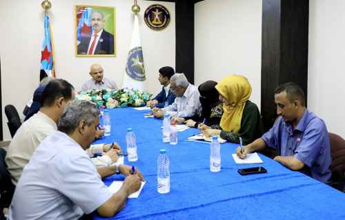 القائم بمهام رئيس تنفيذية انتقالي العاصمة عدن يلتقي اللجنة الإدارية لتحضيرية مؤتمر الصحفيين والإعلاميين الجنوبيين