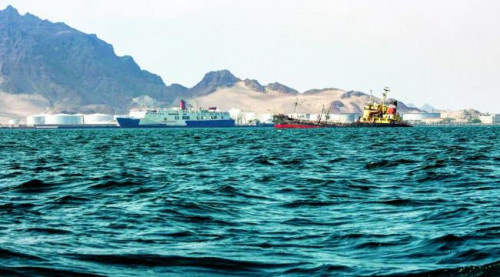 استهداف الحوثي للموانئ النفطية يعقد جهود السلام