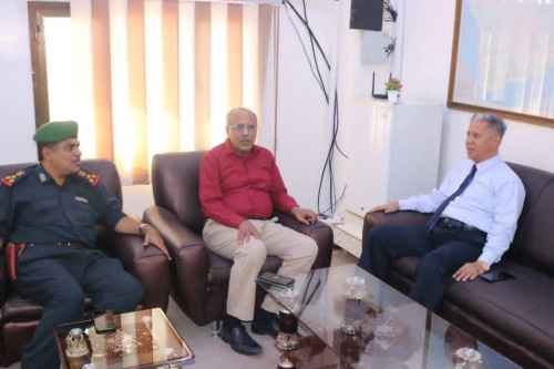 &nbsp;الكثيري والمحمدي يتفقدان مؤسسة الاتصالات بساحل حضرموت