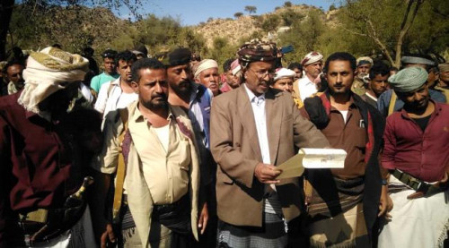 بحضور قيادات أمنية وعسكرية بارزة.. صلح قبلي ينهي قضية قتل بالخطأ بين قبيلتين بأبين