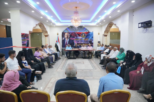 بحضور الجعدي.. اللجنة الاقتصادية العليا تفتتح المتحف الجيولوجي المصغر