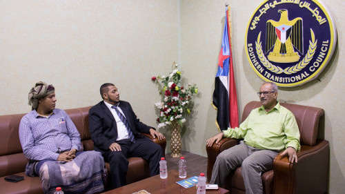 الجعدي يستعرض مع محافظ سقطرى جهود السلطة المحلية في الأرخبيل