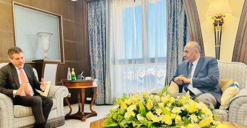 لدى استقباله السفير الأمريكي.. الرئيس الزُبيدي: السلام الشامل لن يتحقق إلا بمعالجة جذور الصراع والتعاطي مع الواقع على الأرض