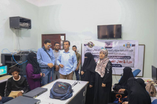 الشؤون الاجتماعية بالانتقالي تدشن دورة تدريبية في مجال الكمبيوتر الناطق للمكفوفين