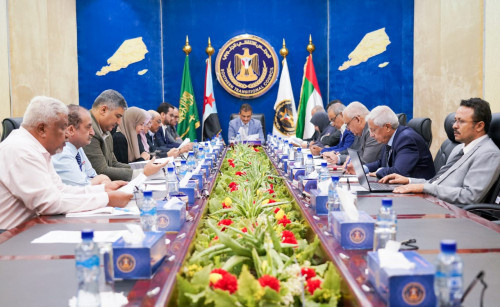 رئاسة الانتقالي تُجدد موقف المجلس الثابت إلى جانب أبناء وادي حضرموت وحقهم في إدارة مناطقهم